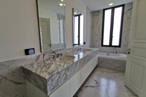 Villa in Watthana, Bangkok, Thailand 4 Schlafzimmer № 133832 - Foto 4