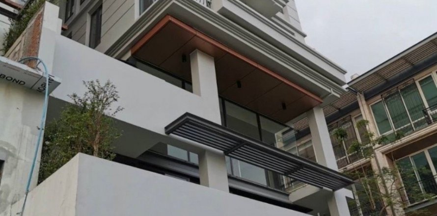 Villa in Watthana, Bangkok, Thailand 4 Schlafzimmer № 133832