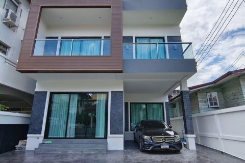 วิลล่าในกรุงเทพฯ, ประเทศไทย 4 ห้องนอน № 133831