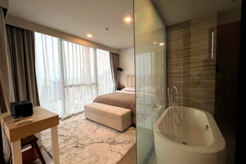 Condominio de 2 dormitorios en Khlong Toei, Bangkok, Tailandia № 133830 - foto 12
