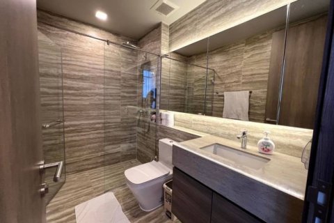 Condominio de 2 dormitorios en Khlong Toei, Bangkok, Tailandia № 133830 - foto 18