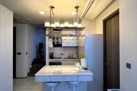 Condominio de 2 dormitorios en Khlong Toei, Bangkok, Tailandia № 133830 - foto 6