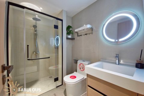 Condominio de 3 dormitorios en Chalong, Tailandia № 179482 - foto 3