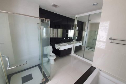 Condominio de 1 dormitorio en Pathum Wan, Bangkok, Tailandia № 134056 - foto 3