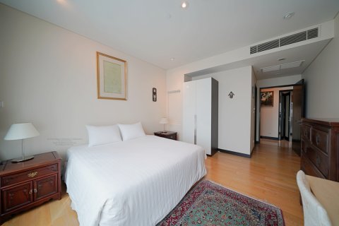 Condominio de 3 dormitorios en Pathum Wan, Bangkok, Tailandia № 134054 - foto 17