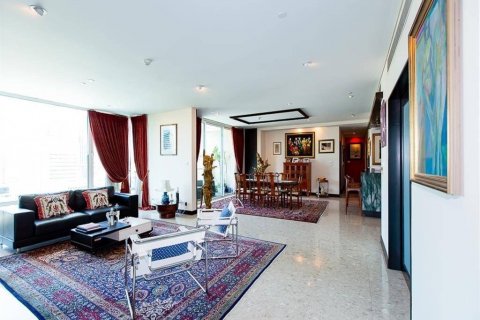 Condominio de 3 dormitorios en Pathum Wan, Bangkok, Tailandia № 134054 - foto 2