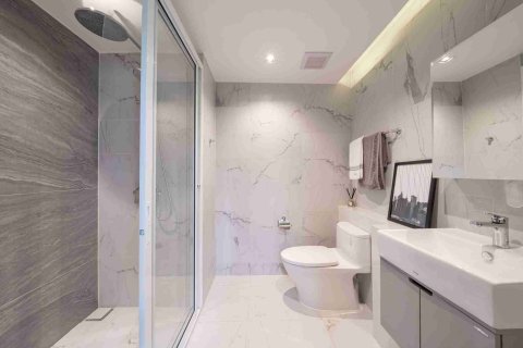 Condominio de 1 dormitorio en Thonburi, Bangkok, Tailandia № 183694 - foto 10