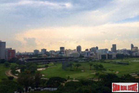 Apartamento de 2 dormitorios en Bangkok, Tailandia № 202589 - foto 5