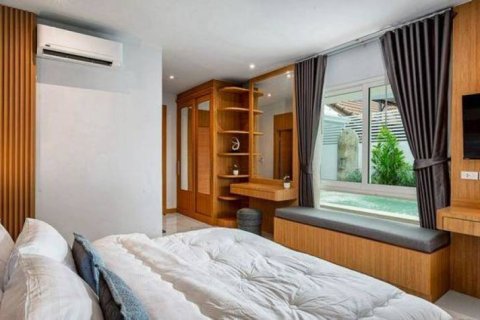 Chalet de 4 dormitorios en Pattaya, Tailandia № 146807 - foto 8
