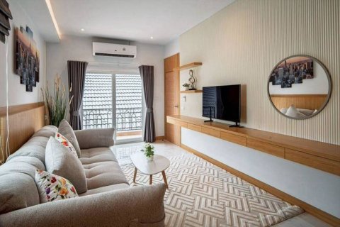 Chalet de 4 dormitorios en Pattaya, Tailandia № 146807 - foto 6