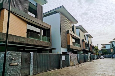 Casa de 4 dormitorios en Bangkok, Tailandia № 66557 - foto 3