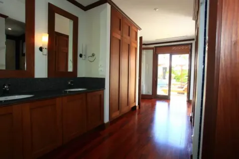Haus in Bang Tao, Thailand 4 Schlafzimmer № 3285 - Foto 8