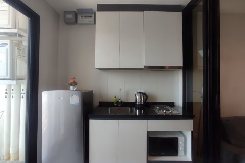 Apartamento de 1 dormitorio en Pattaya, Tailandia № 175554 - foto 3