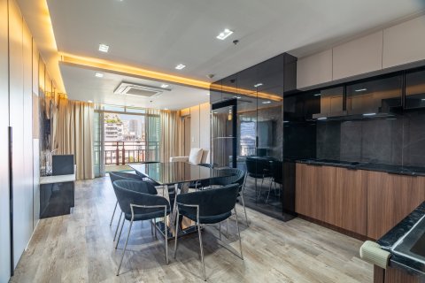 Condominio de 2 dormitorios en Bang Rak, Bangkok, Tailandia № 135476 - foto 2