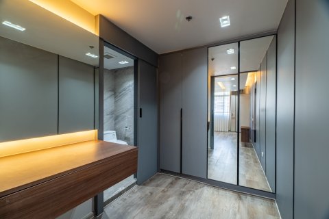 Condominio de 2 dormitorios en Bang Rak, Bangkok, Tailandia № 135476 - foto 19