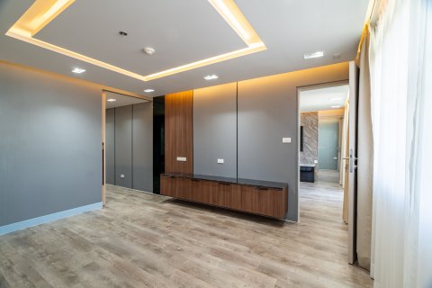 Condominio de 2 dormitorios en Bang Rak, Bangkok, Tailandia № 135476 - foto 13