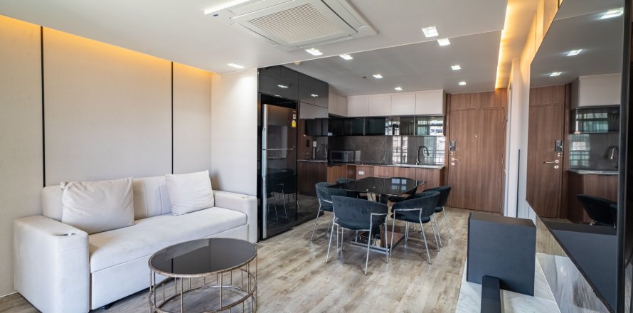 Condominio de 2 dormitorios en Bang Rak, Bangkok, Tailandia № 135476