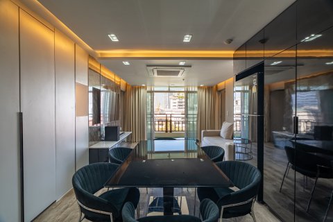 Condominio de 2 dormitorios en Bang Rak, Bangkok, Tailandia № 135476 - foto 11