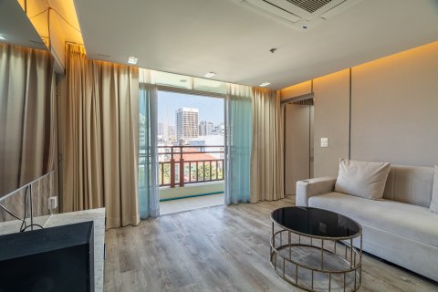Condominio de 2 dormitorios en Bang Rak, Bangkok, Tailandia № 135476 - foto 9