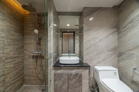 Condominio de 2 dormitorios en Bang Rak, Bangkok, Tailandia № 135476 - foto 4