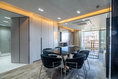 Condominio de 2 dormitorios en Bang Rak, Bangkok, Tailandia № 135476 - foto 10