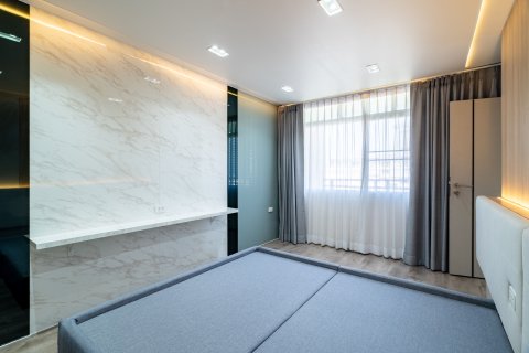 Condominio de 2 dormitorios en Bang Rak, Bangkok, Tailandia № 135476 - foto 16