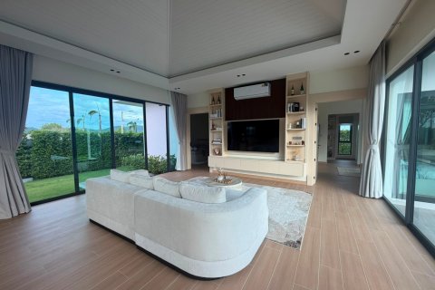Chalet de 3 dormitorios en Pran Buri, Tailandia № 170208 - foto 18