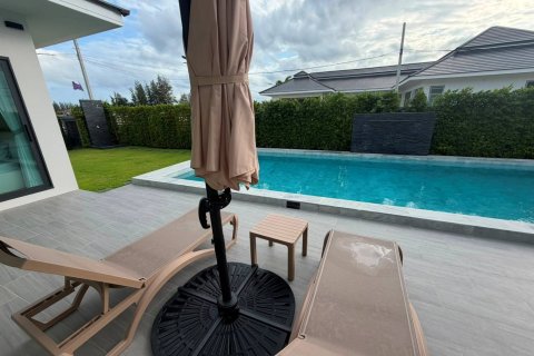 Chalet de 3 dormitorios en Pran Buri, Tailandia № 170208 - foto 11