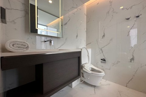 Condominio de 2 dormitorios en Bangkok, Tailandia № 70326 - foto 19