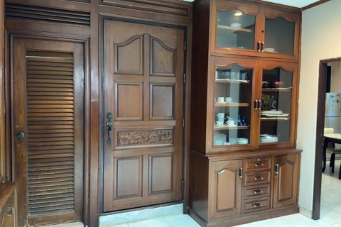 Casa de 3 dormitorios en Khlong San, Bangkok, Tailandia № 169311 - foto 8