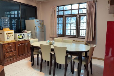 Casa de 3 dormitorios en Khlong San, Bangkok, Tailandia № 169311 - foto 4