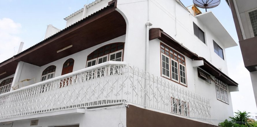 Casa de 3 dormitorios en Khlong San, Bangkok, Tailandia № 169311
