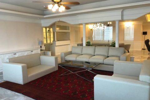 Condominio de 3 dormitorios en Bangkok, Tailandia № 157485 - foto 15
