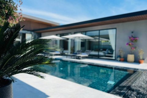 Villa in Phuket, Thailand 4 Schlafzimmer № 146948 - Foto 2