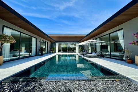 Villa in Phuket, Thailand 4 Schlafzimmer № 146948