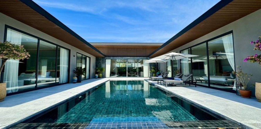 Villa in Phuket, Thailand 4 Schlafzimmer № 146948