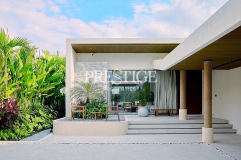 Casa de 3 dormitorios en Pattaya, Tailandia № 198181