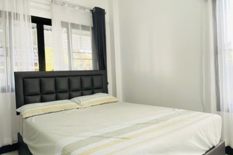 Casa de 3 dormitorios en Saraphi, Tailandia № 205614 - foto 9