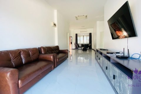 Casa de 3 dormitorios en Saraphi, Tailandia № 205614 - foto 4