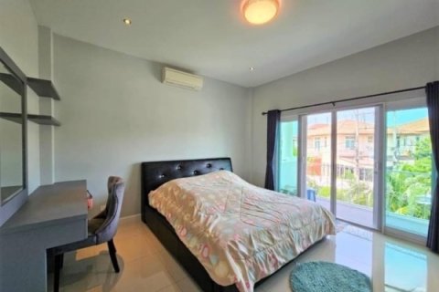 Casa de 4 dormitorios en Pattaya, Tailandia № 157706 - foto 9
