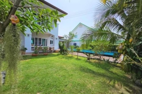 Casa de 4 dormitorios en Pattaya, Tailandia № 157706 - foto 3