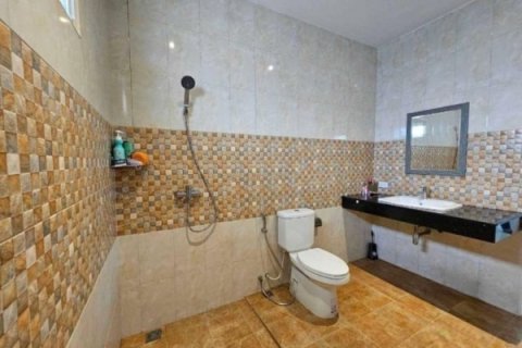 Casa de 4 dormitorios en Pattaya, Tailandia № 157706 - foto 4