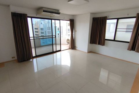 Condominio de 3 dormitorios en Bangkok, Tailandia № 157705 - foto 5