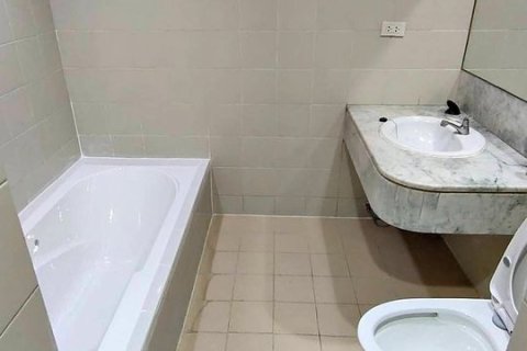 Condominio de 3 dormitorios en Bangkok, Tailandia № 157705 - foto 6