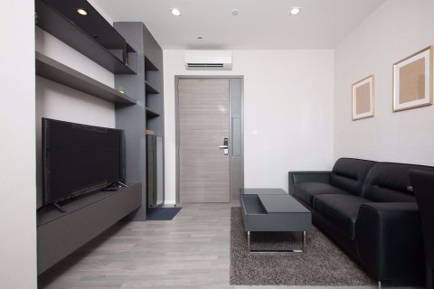 Condominio de 1 dormitorio en Khlong Toei, Bangkok, Tailandia № 47932 - foto 2