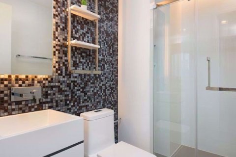 Condominio de 1 dormitorio en Khlong Toei, Bangkok, Tailandia № 47932 - foto 7