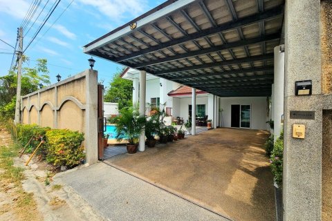 Chalet de 2 dormitorios en Hua Hin, Tailandia № 171614 - foto 2
