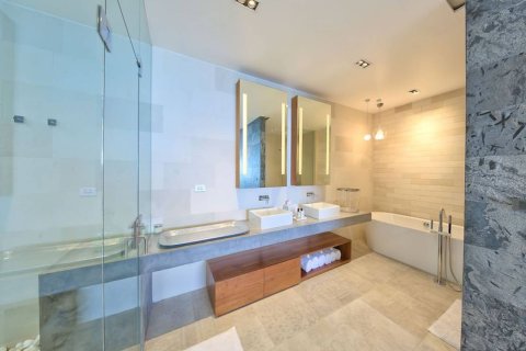 Casa de 5 dormitorios en Ko Samui, Tailandia № 180681 - foto 23