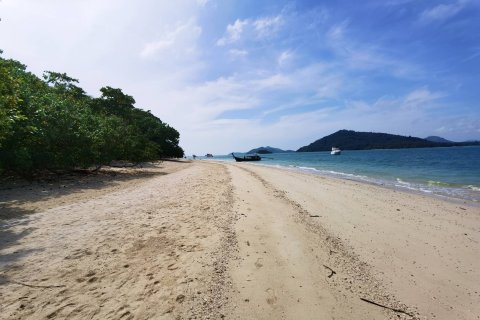 Terreno en Ko Kaeo, Tailandia № 180682 - foto 17