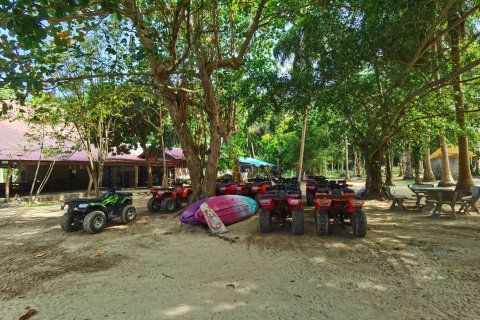 Terreno en Ko Kaeo, Tailandia № 180682 - foto 21